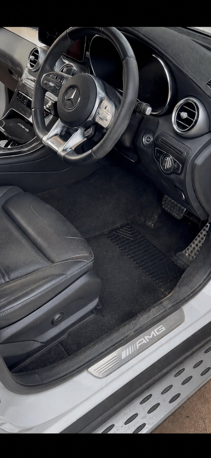 GLC interior detail stage 2, better but still grubby